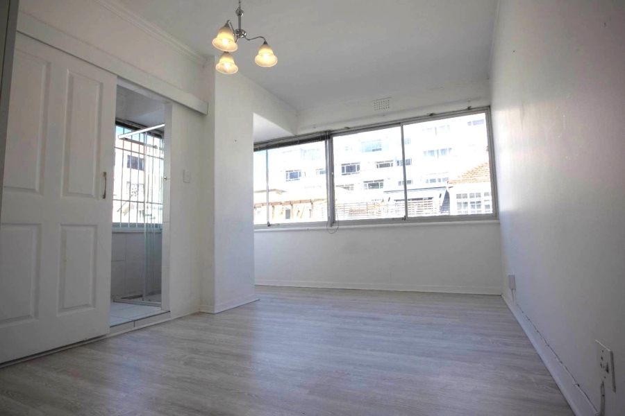 2 Bedroom Property for Sale in Sea Point Western Cape